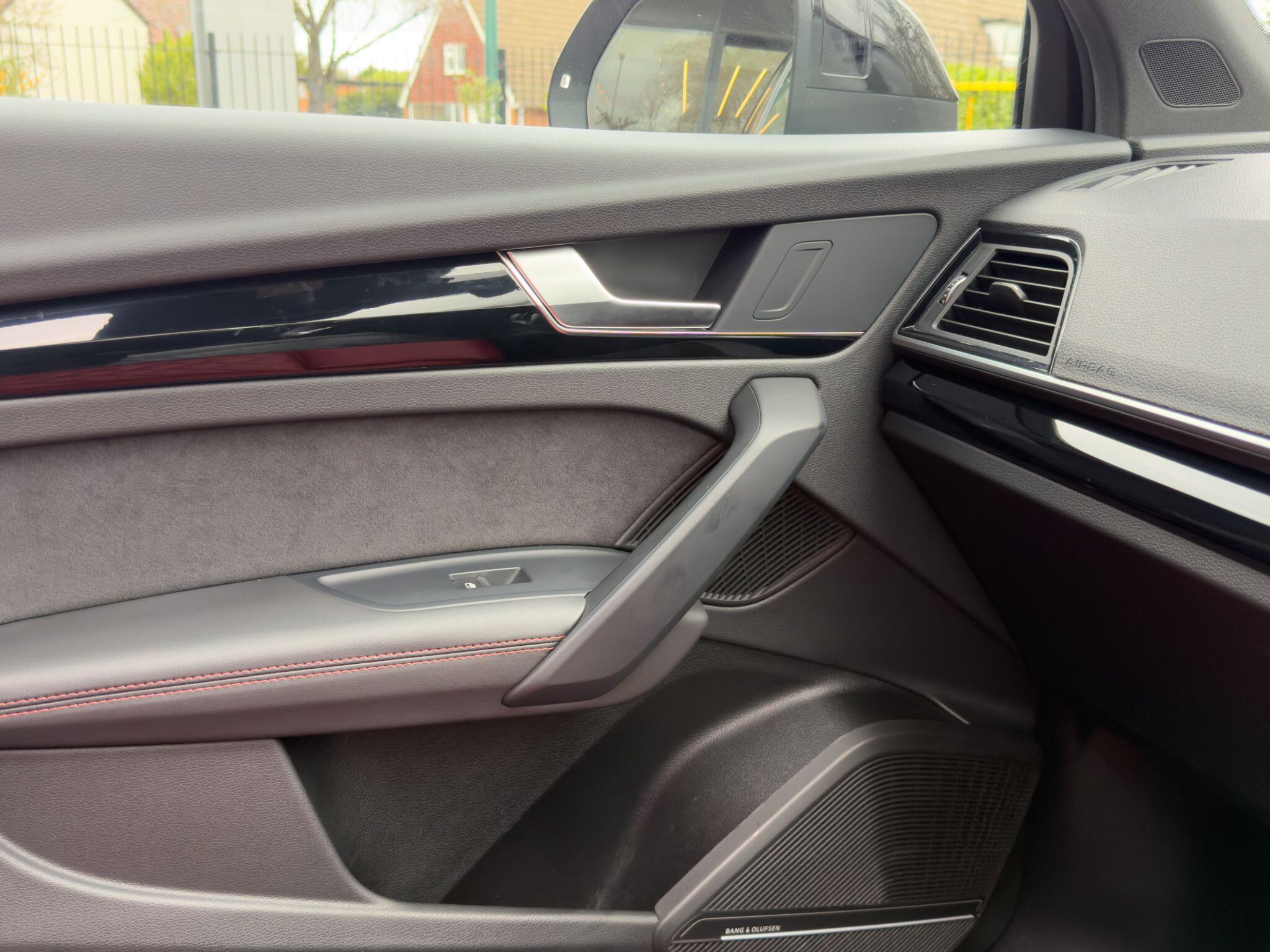 Audi Audi SQ5 view 20
