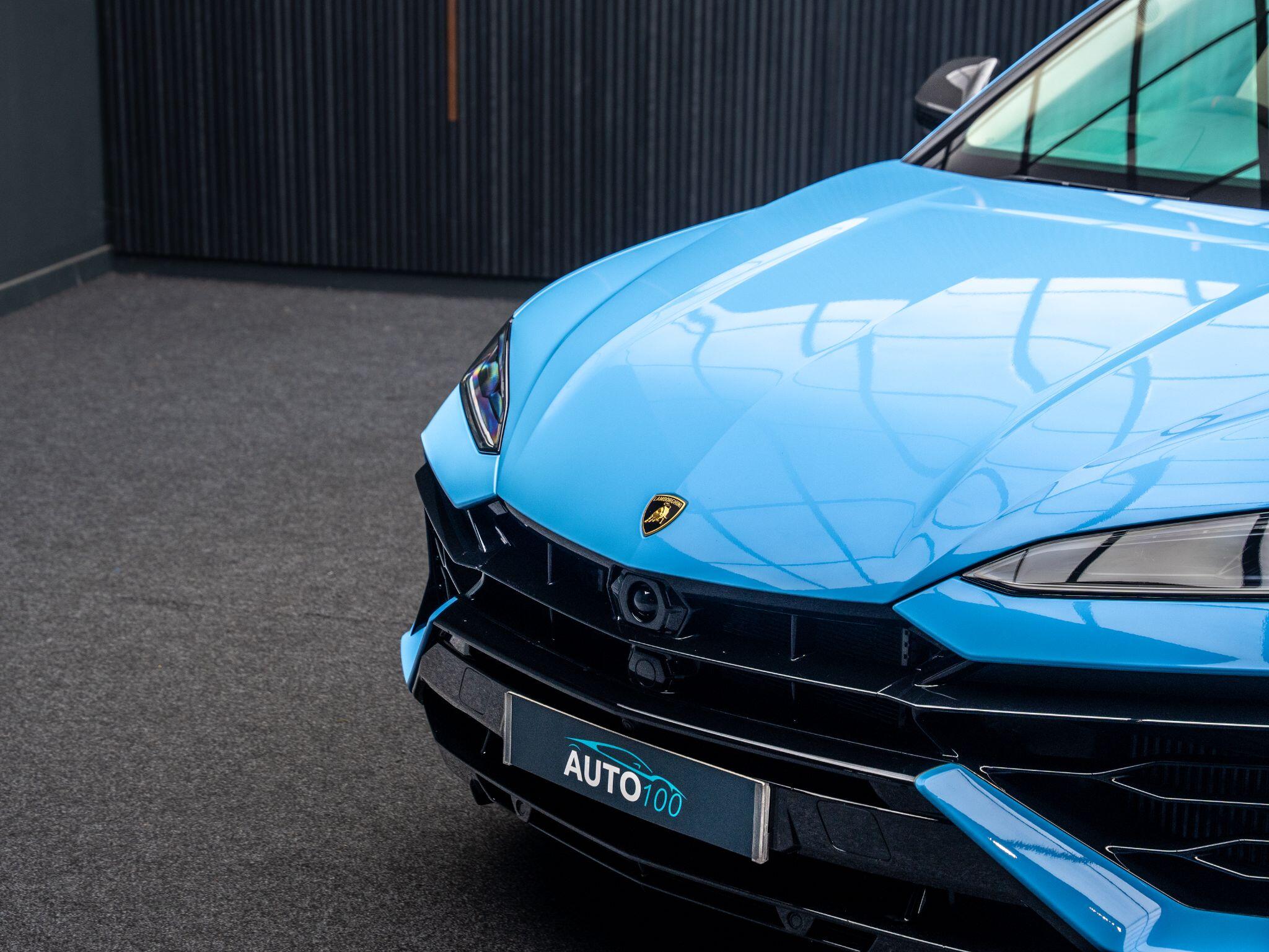 Lamborghini Urus view 19