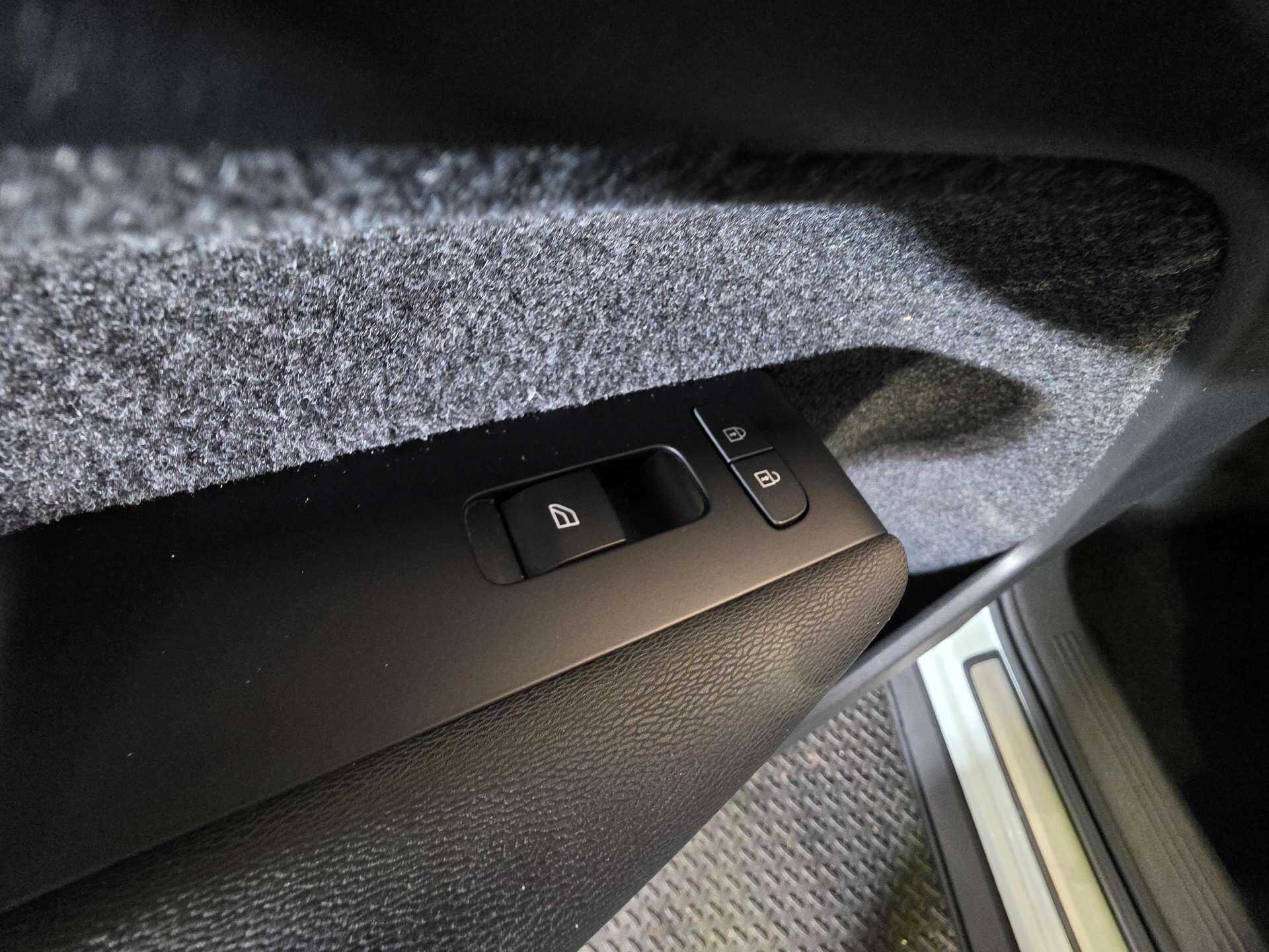 Volvo XC40 view 49