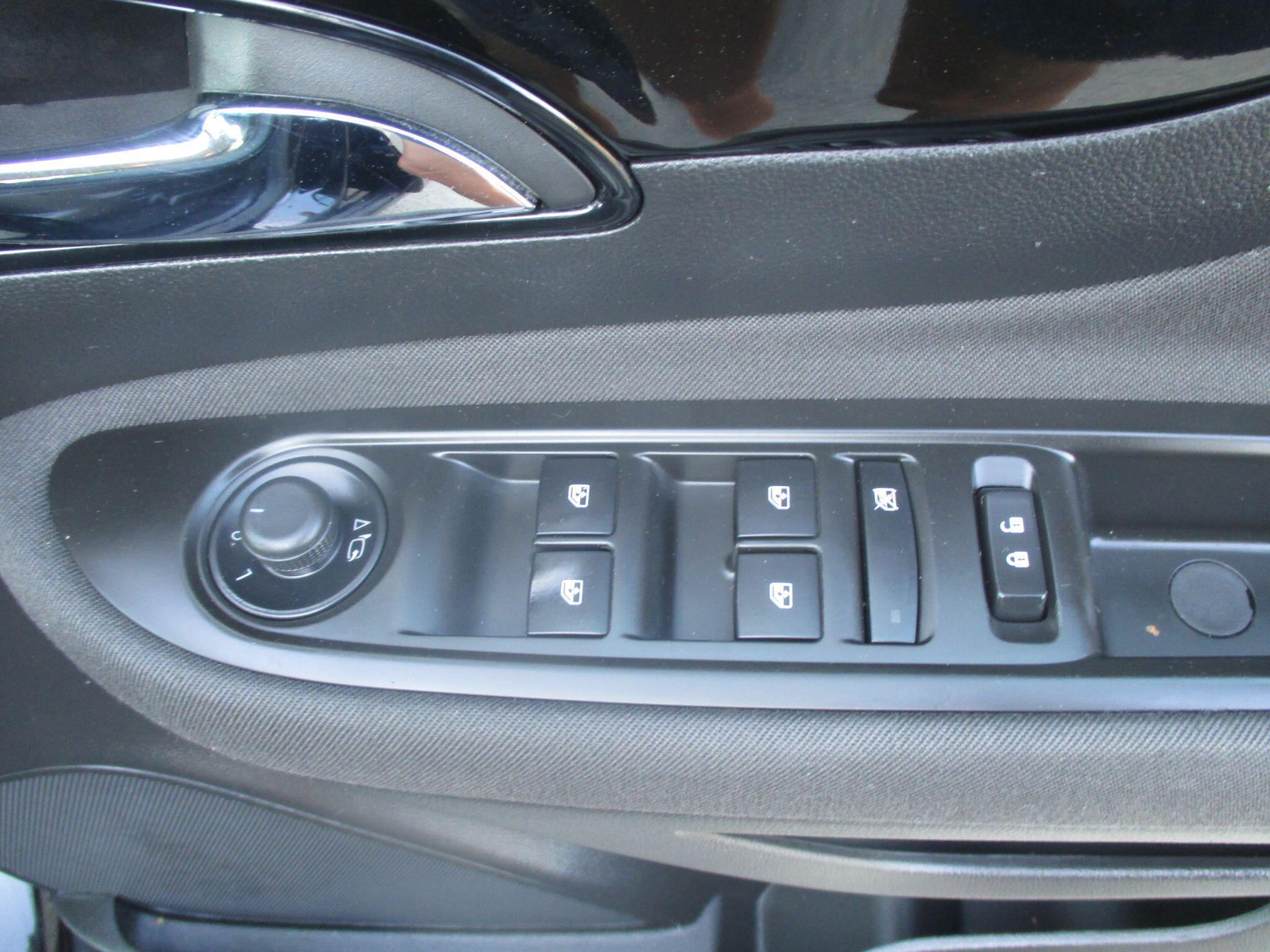 Vauxhall Mokka X view 35