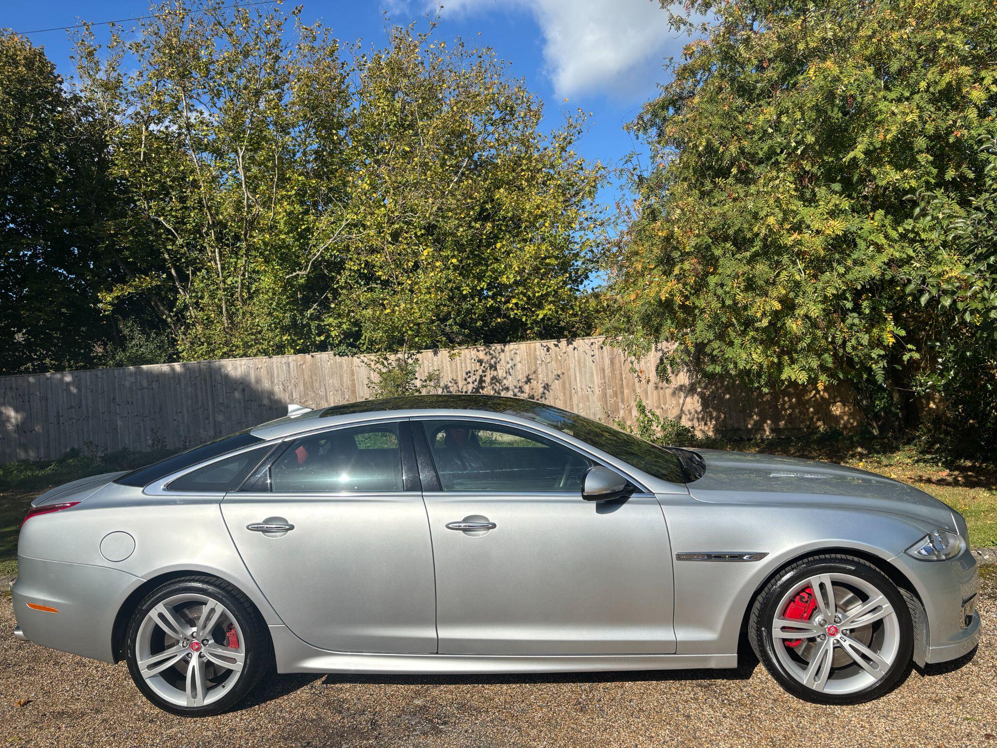 Jaguar XJR