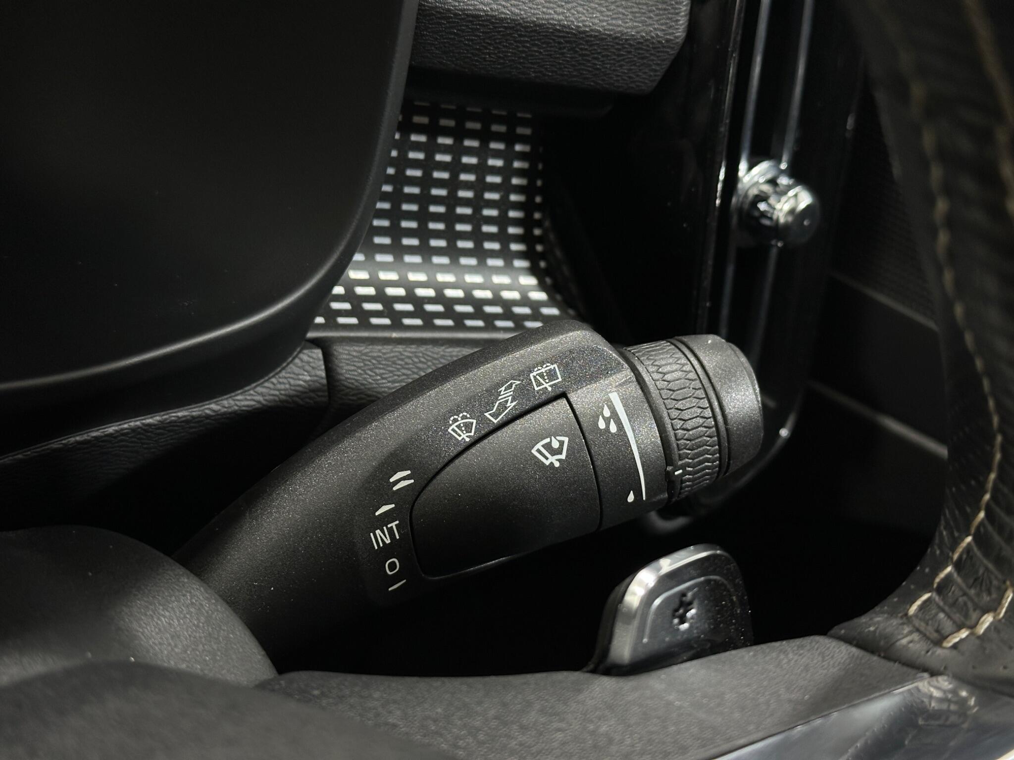 Volvo XC40 view 17