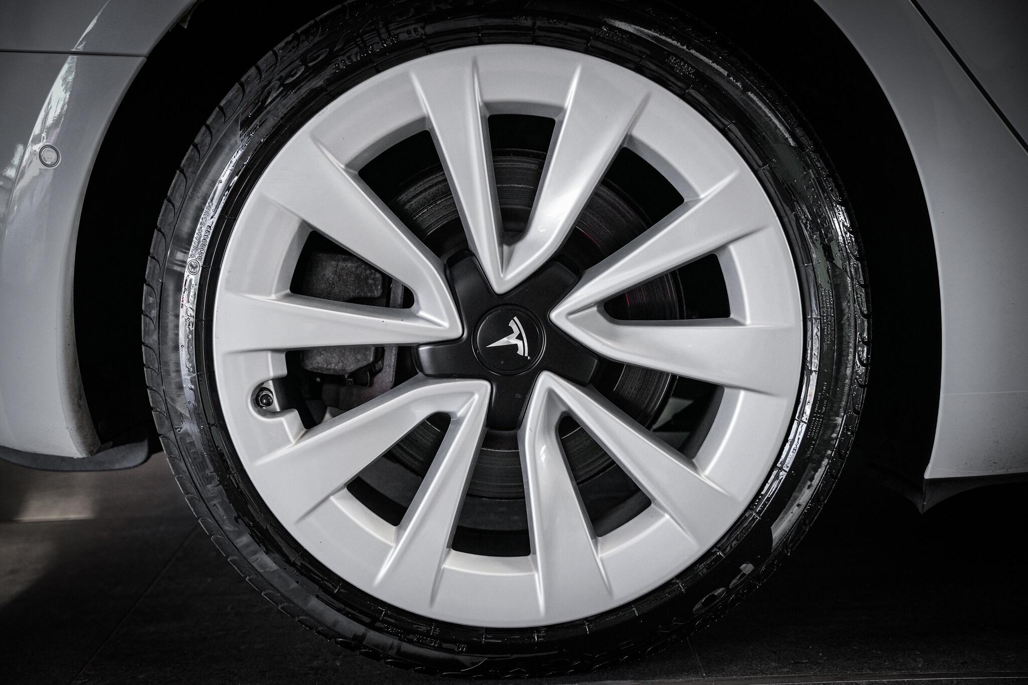 Tesla Model 3 view 28