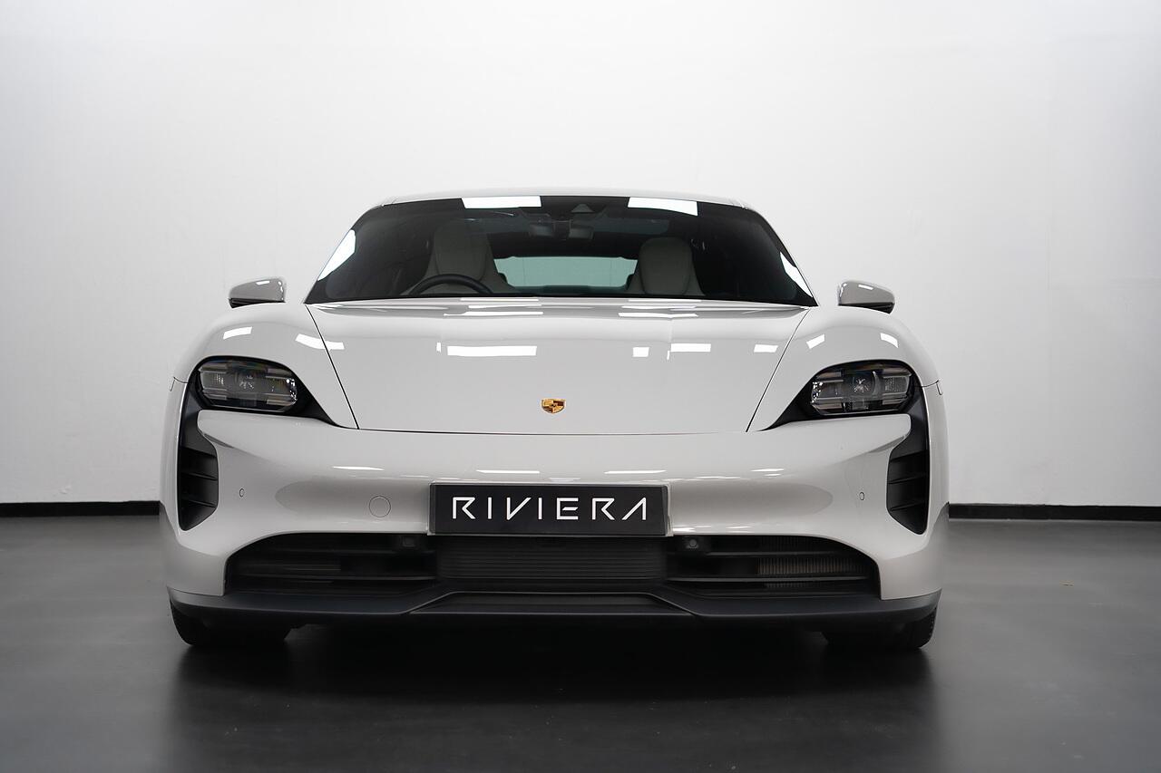 Porsche Taycan view 33