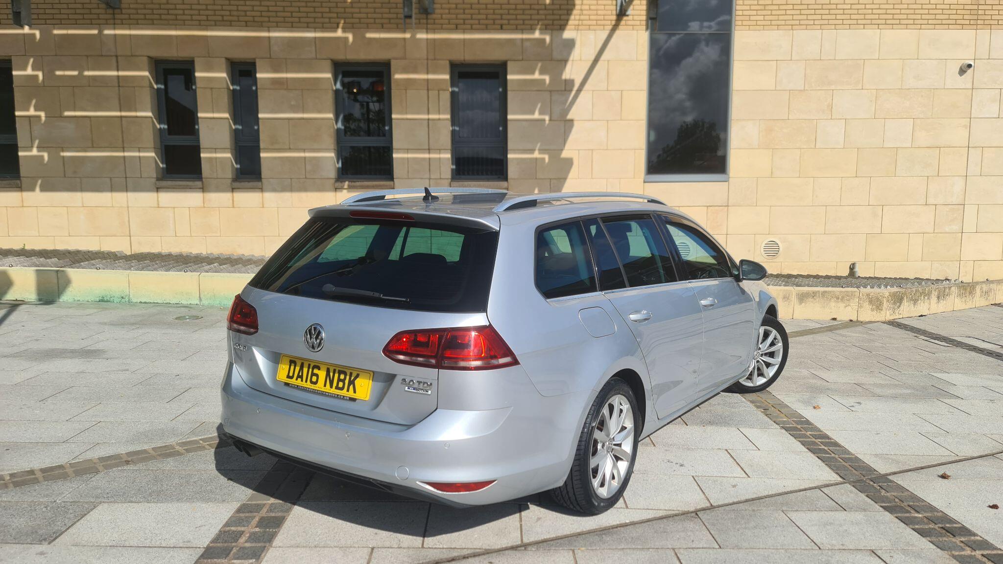 Volkswagen Golf view 12