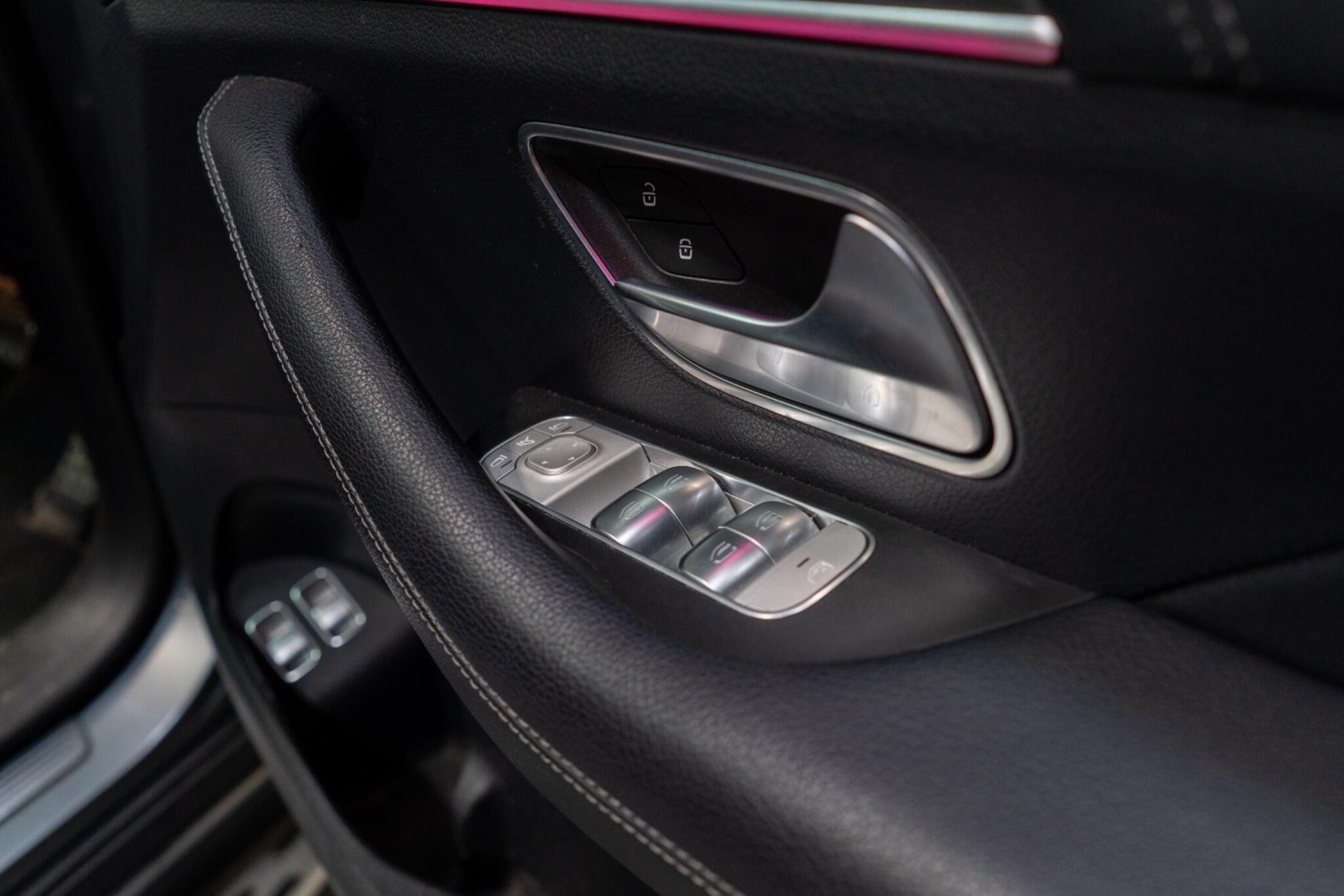 Mercedes-Benz GLS view 23