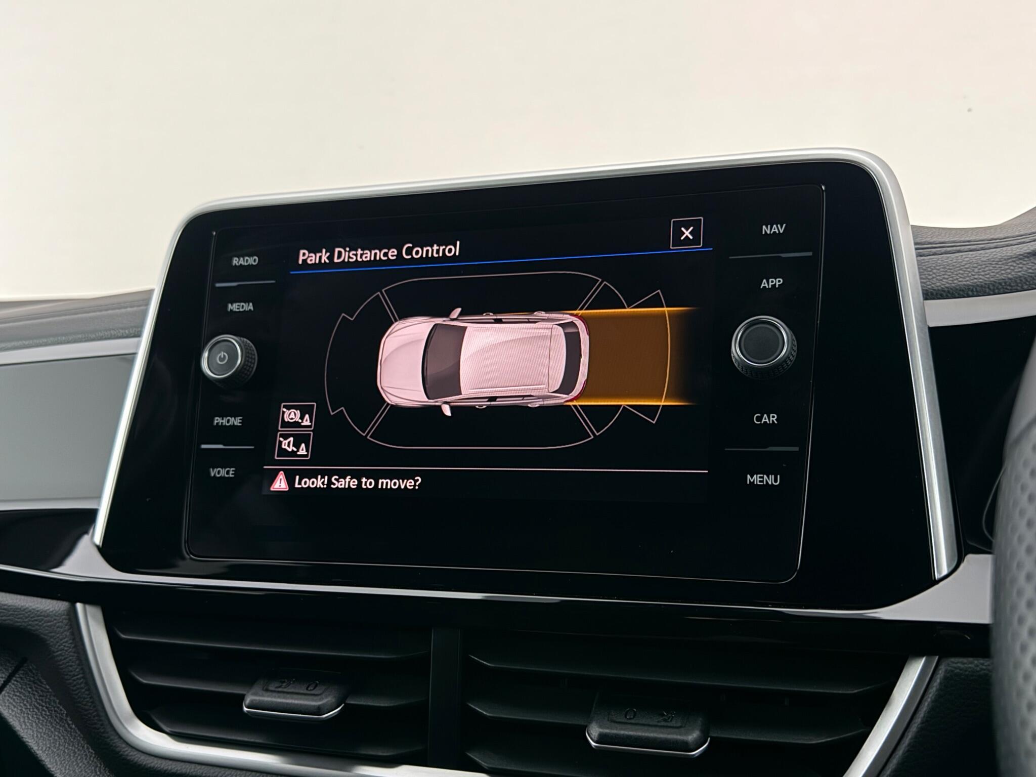 Volkswagen T-Roc view 31