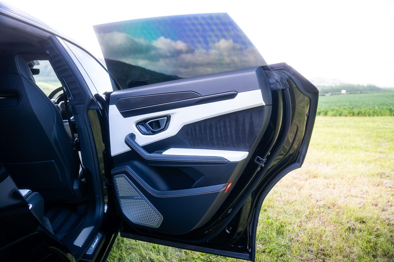 Lamborghini Urus view 29
