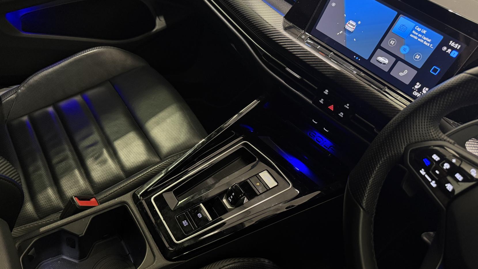 Volkswagen Golf view 24