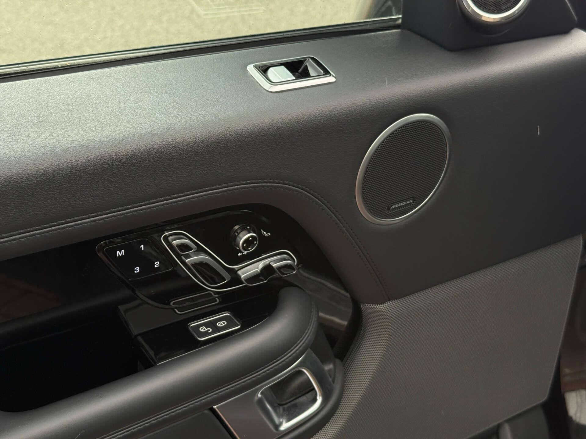 Land Rover Range Rover view 47