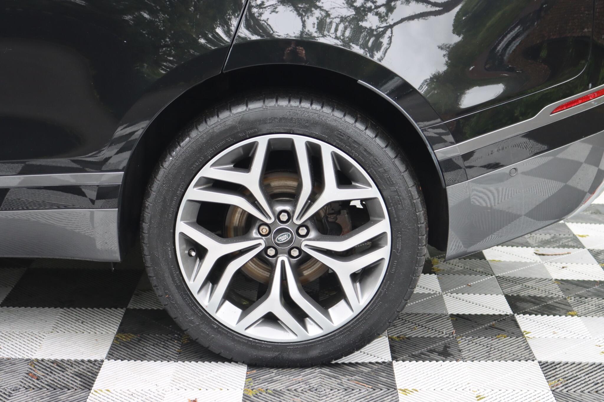 Land Rover Range Rover Velar view 37