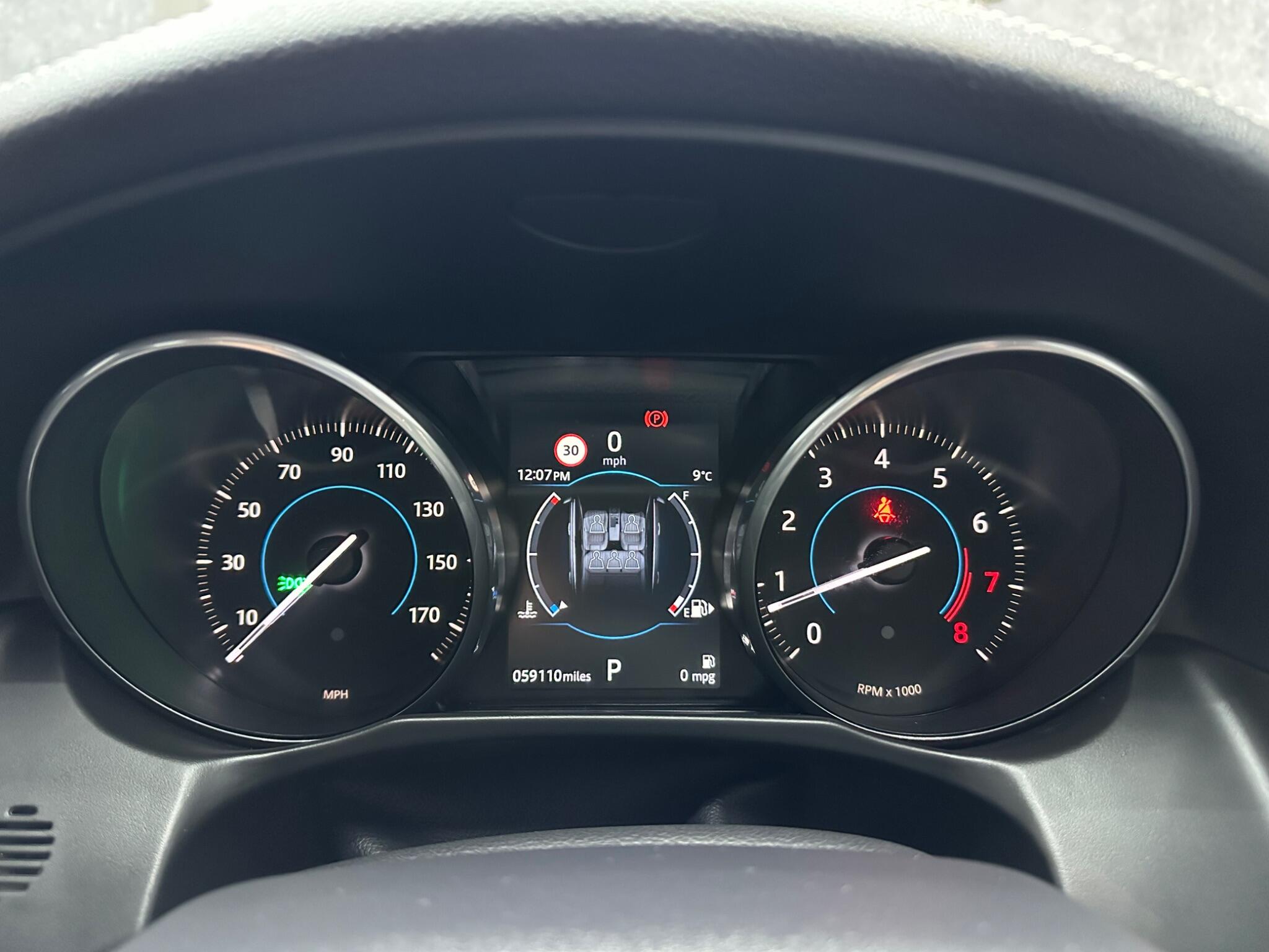 Jaguar XF view 14