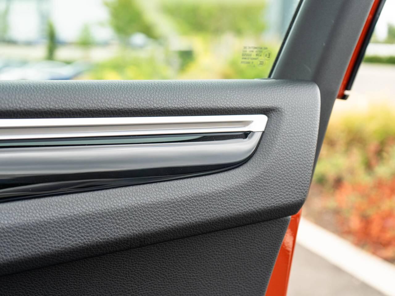 Porsche Macan view 26