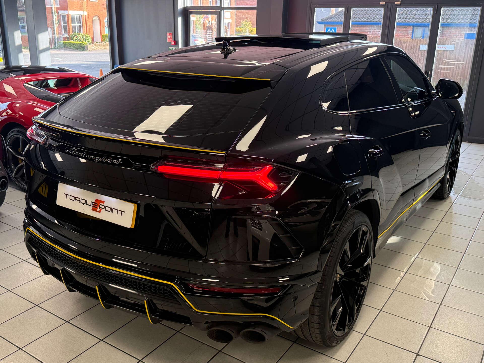 Lamborghini Urus view 29