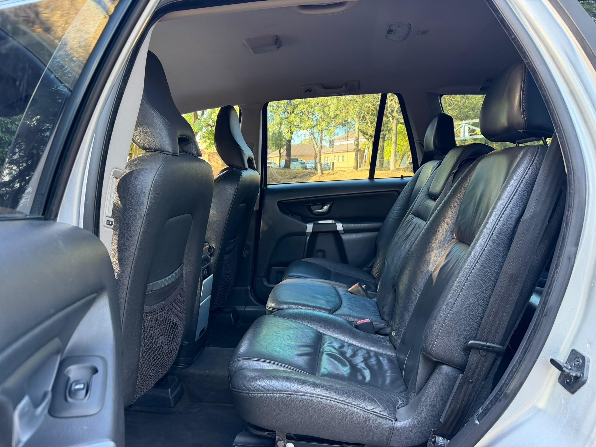 Volvo XC90 view 18