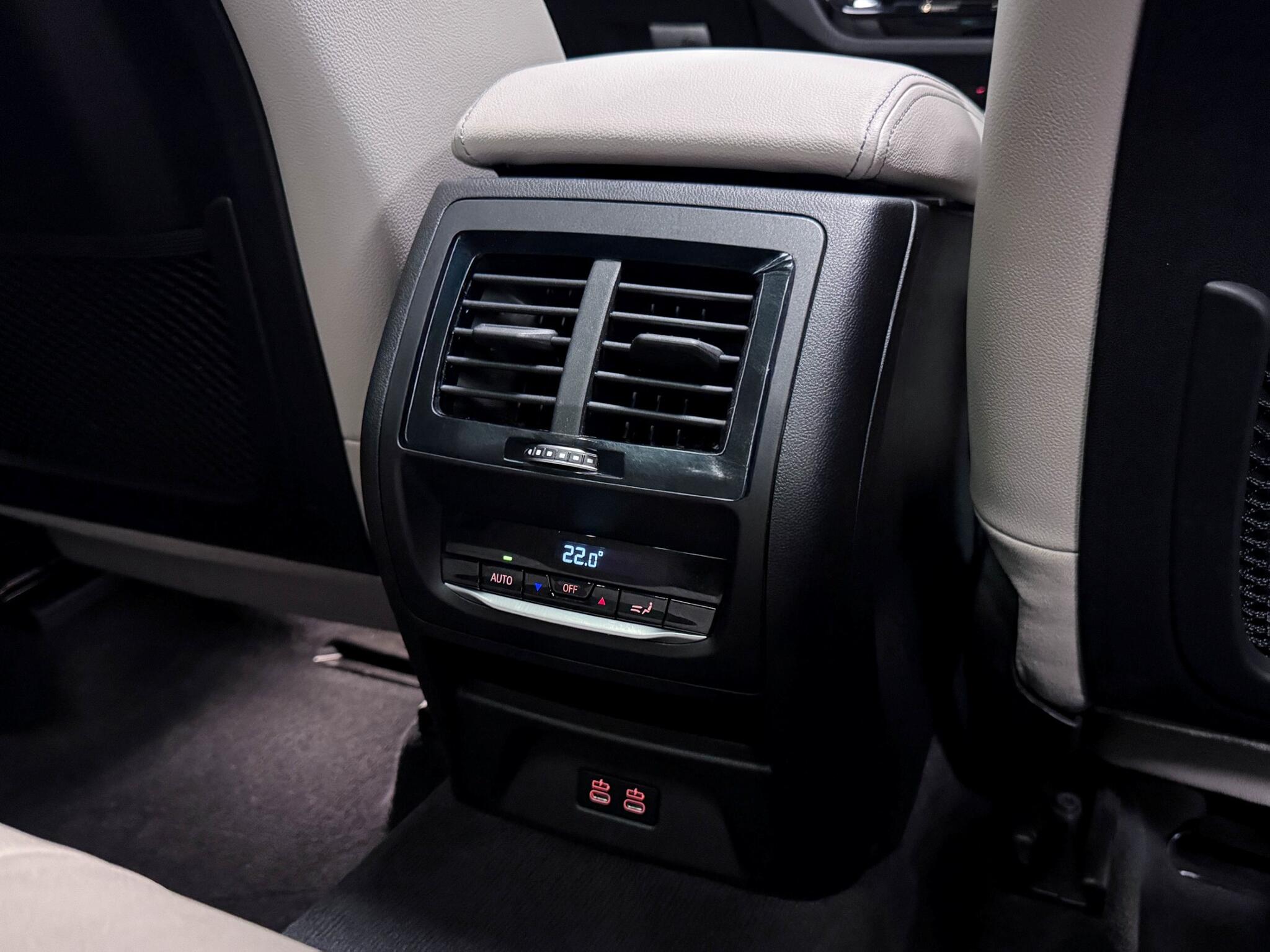 BMW X3 view 12