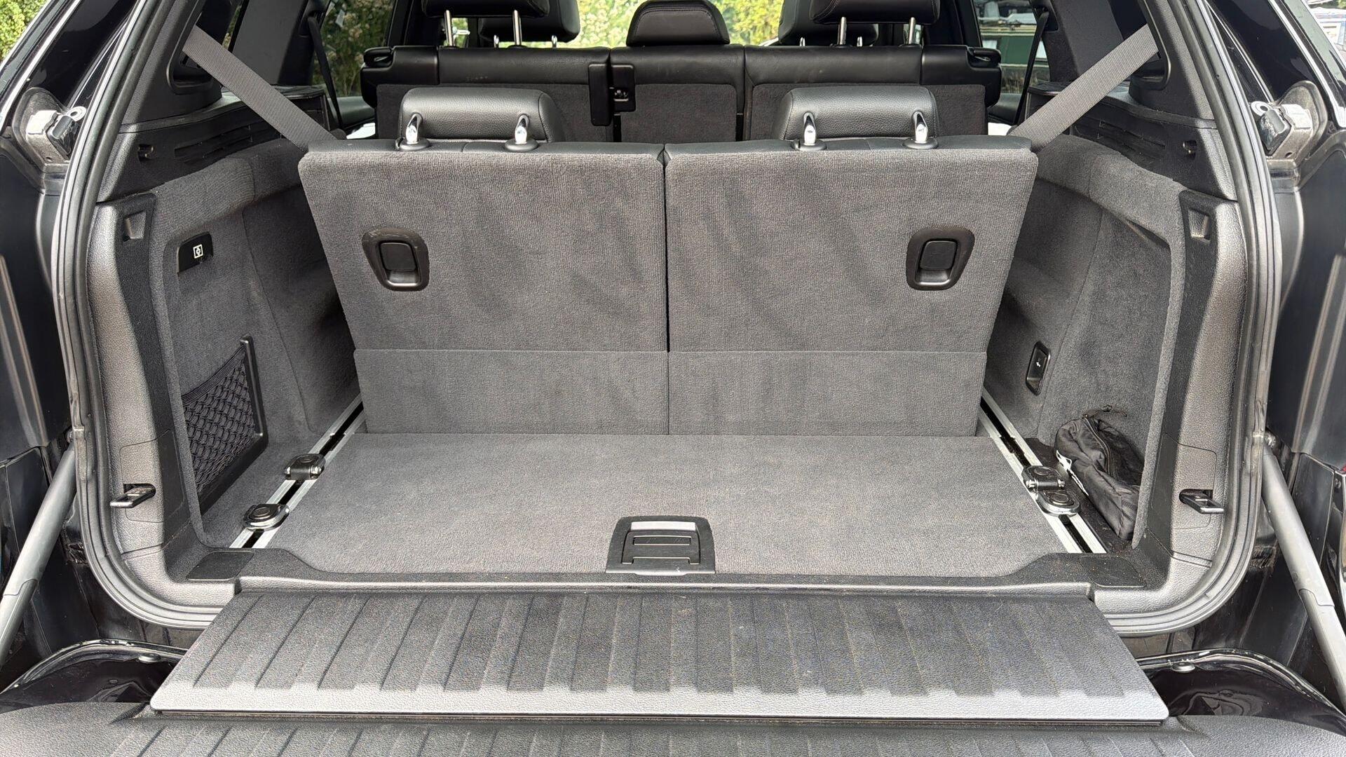BMW X5 view 13