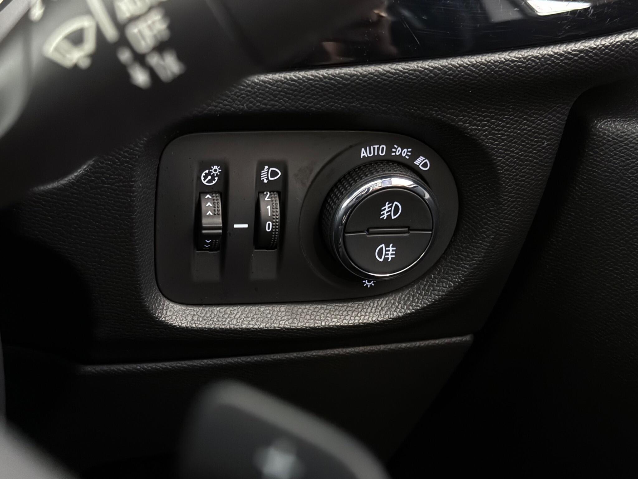 Vauxhall Corsa view 19