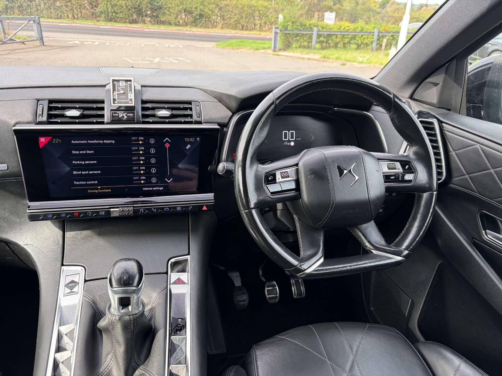 DS Automobiles DS 7 Crossback view 2