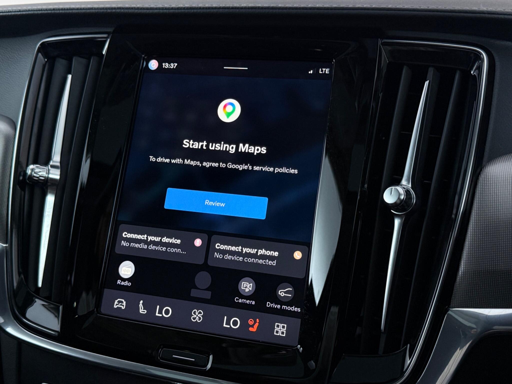 Volvo S90 view 26