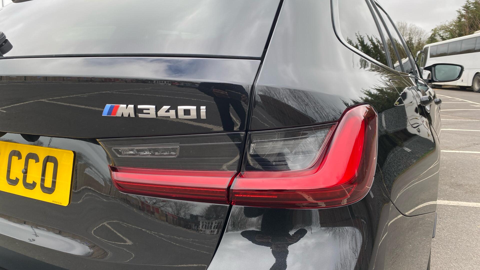 BMW 3 Series view 22