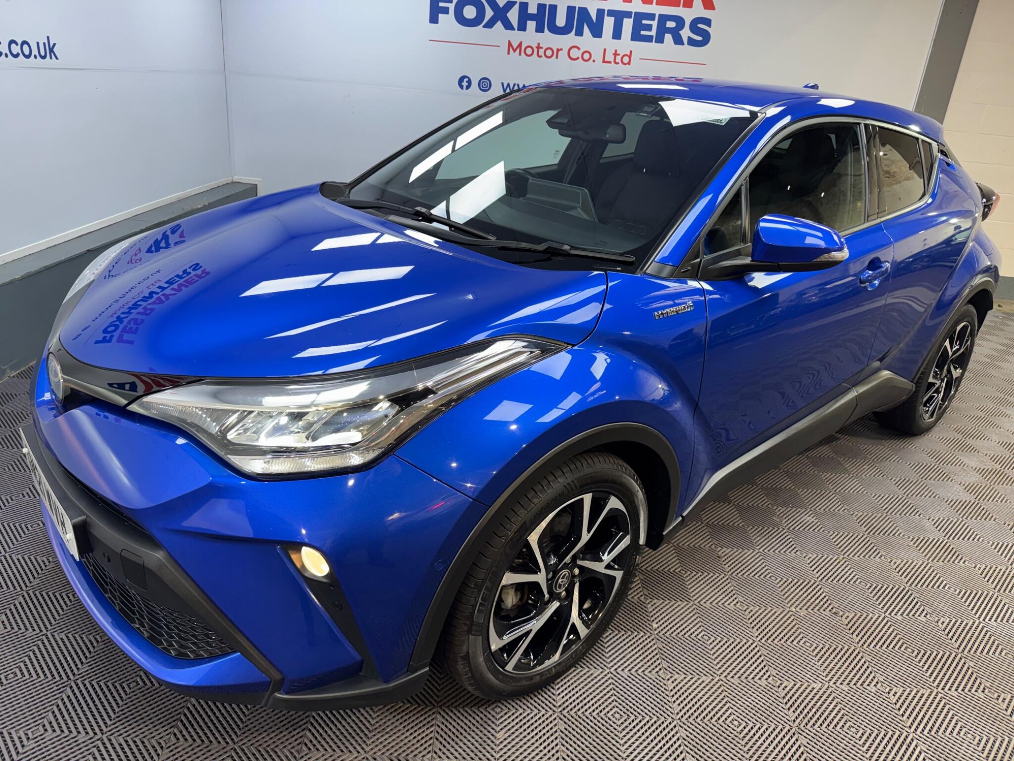 Toyota C-HR view 33