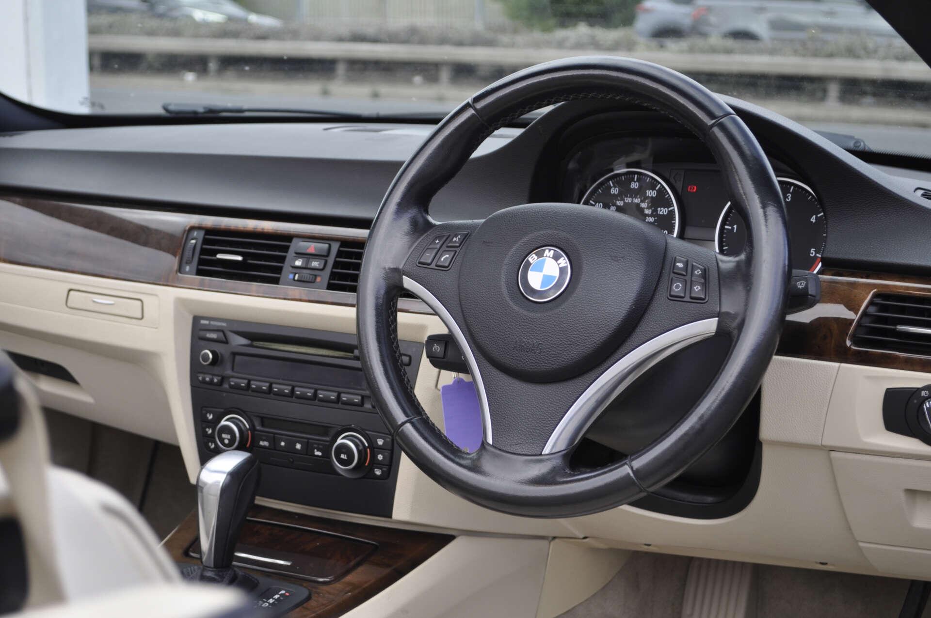 BMW 3 Series view 8