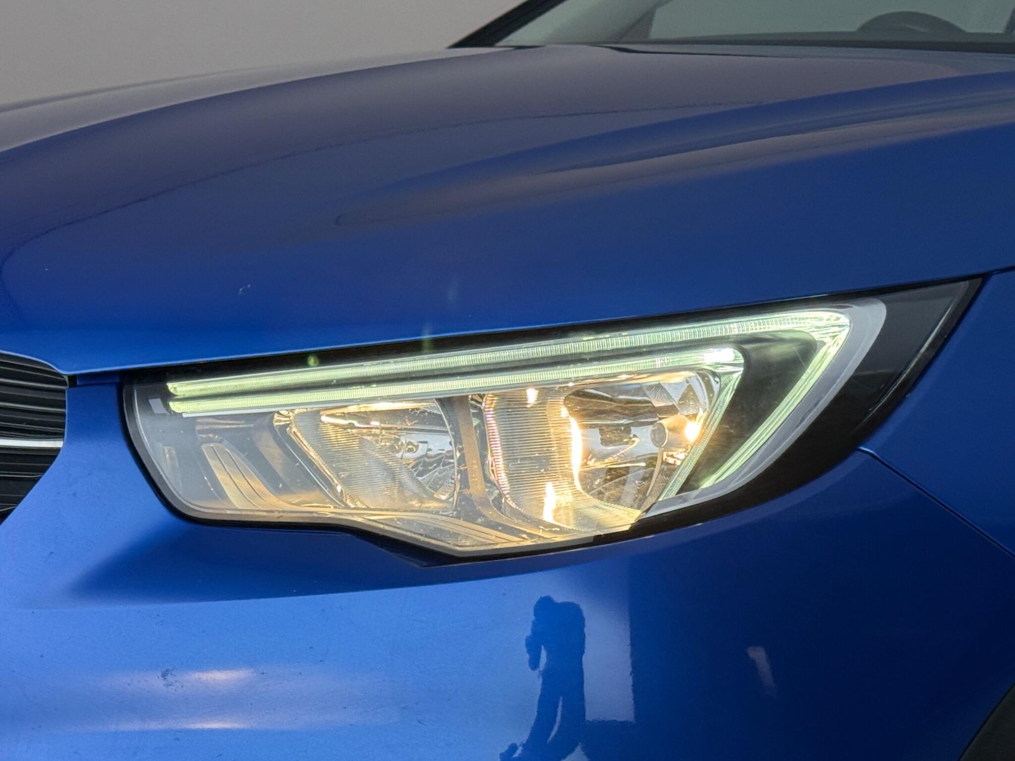 Vauxhall Grandland X view 12