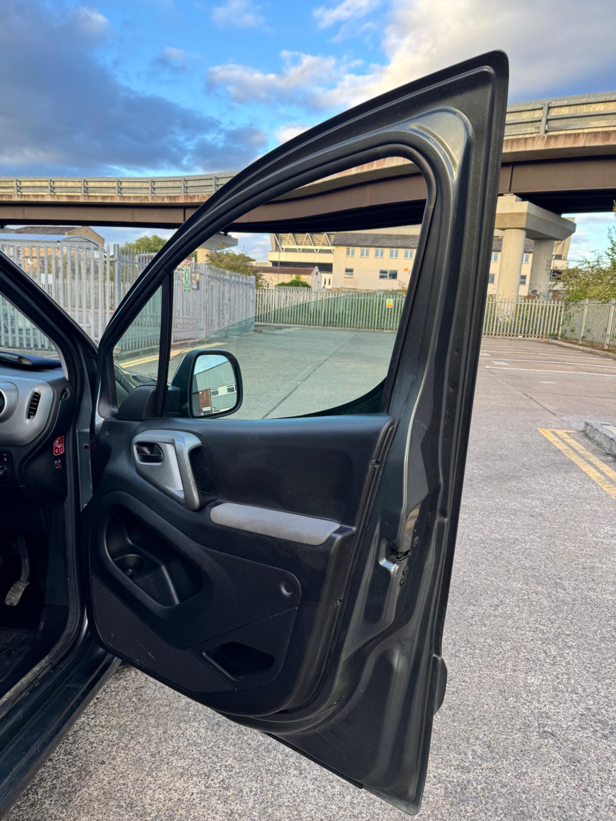Peugeot Partner Tepee view 30