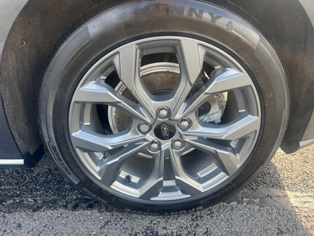 Ford Focus view 13