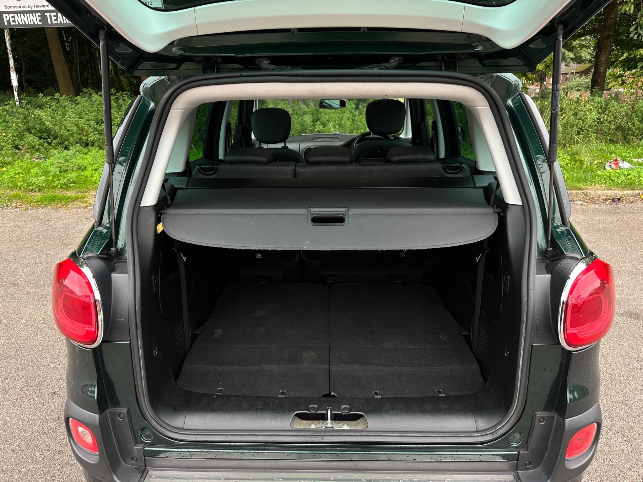 Fiat 500L view 13