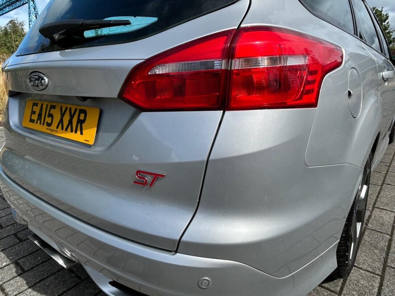 Ford Focus view 13