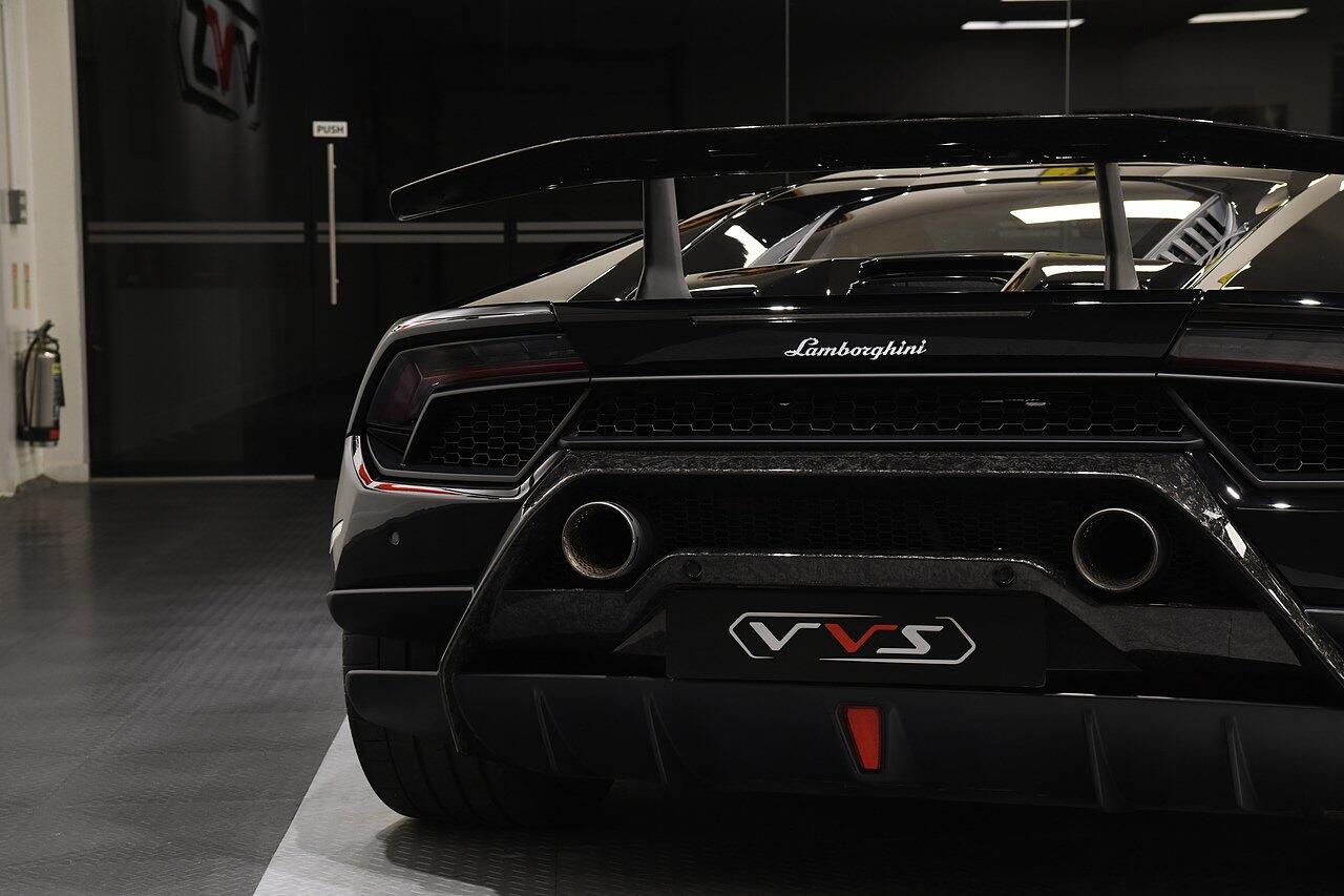Lamborghini Huracan view 42