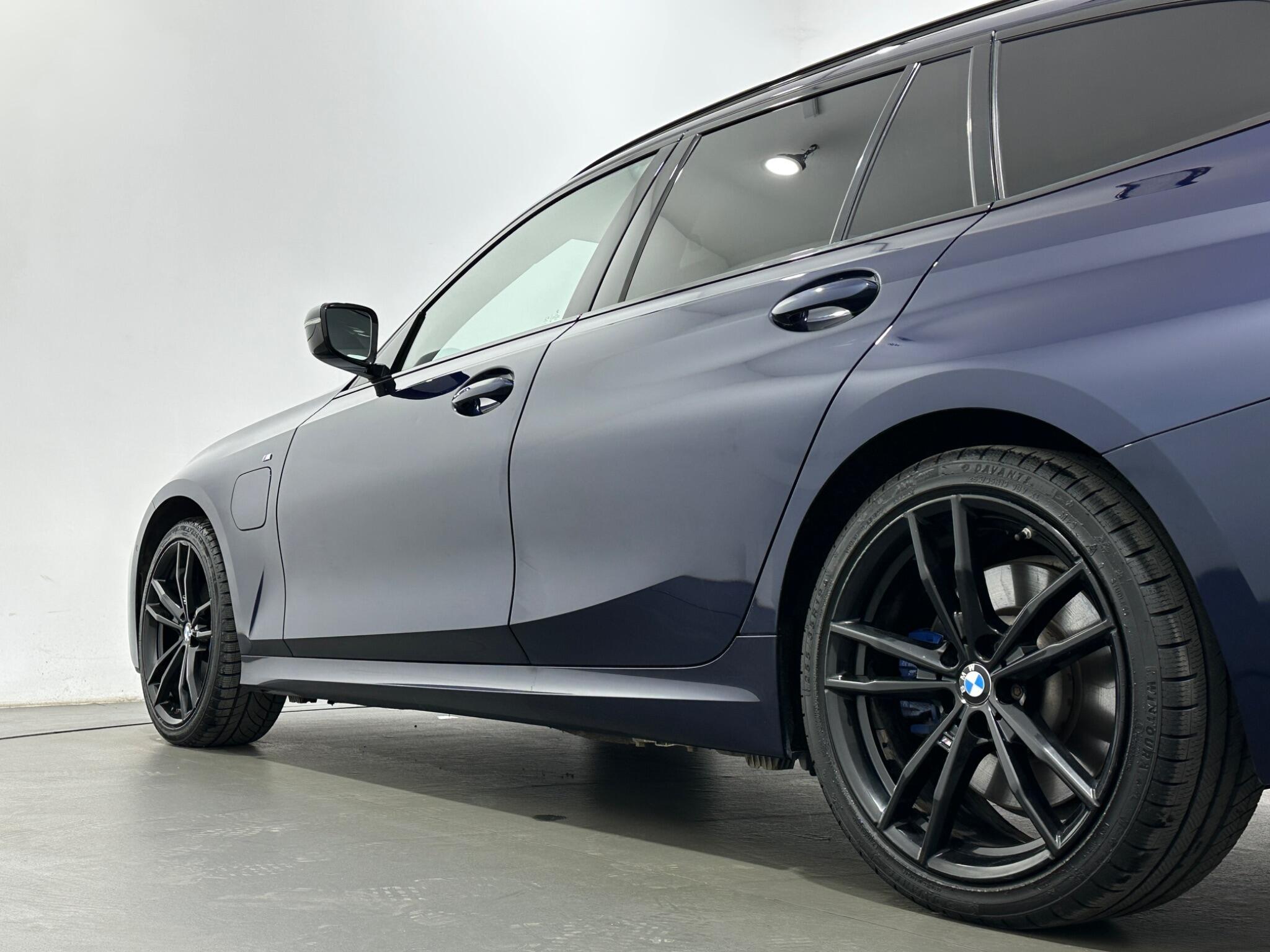 BMW 3 Series view 53