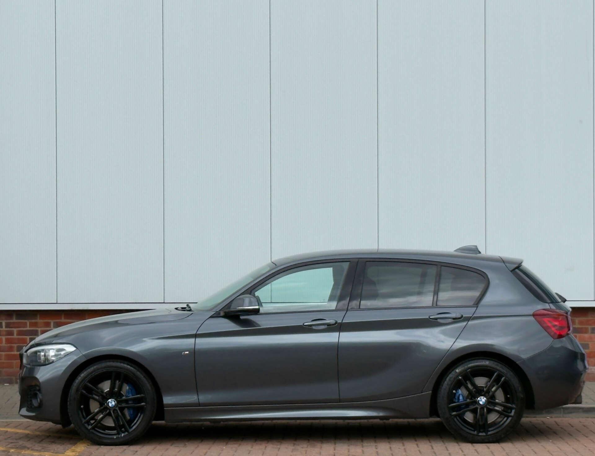 BMW 1 Series view 12