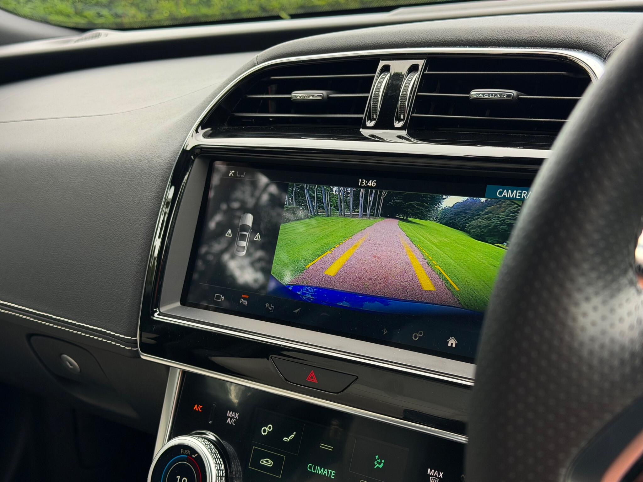 Jaguar Xe view 11