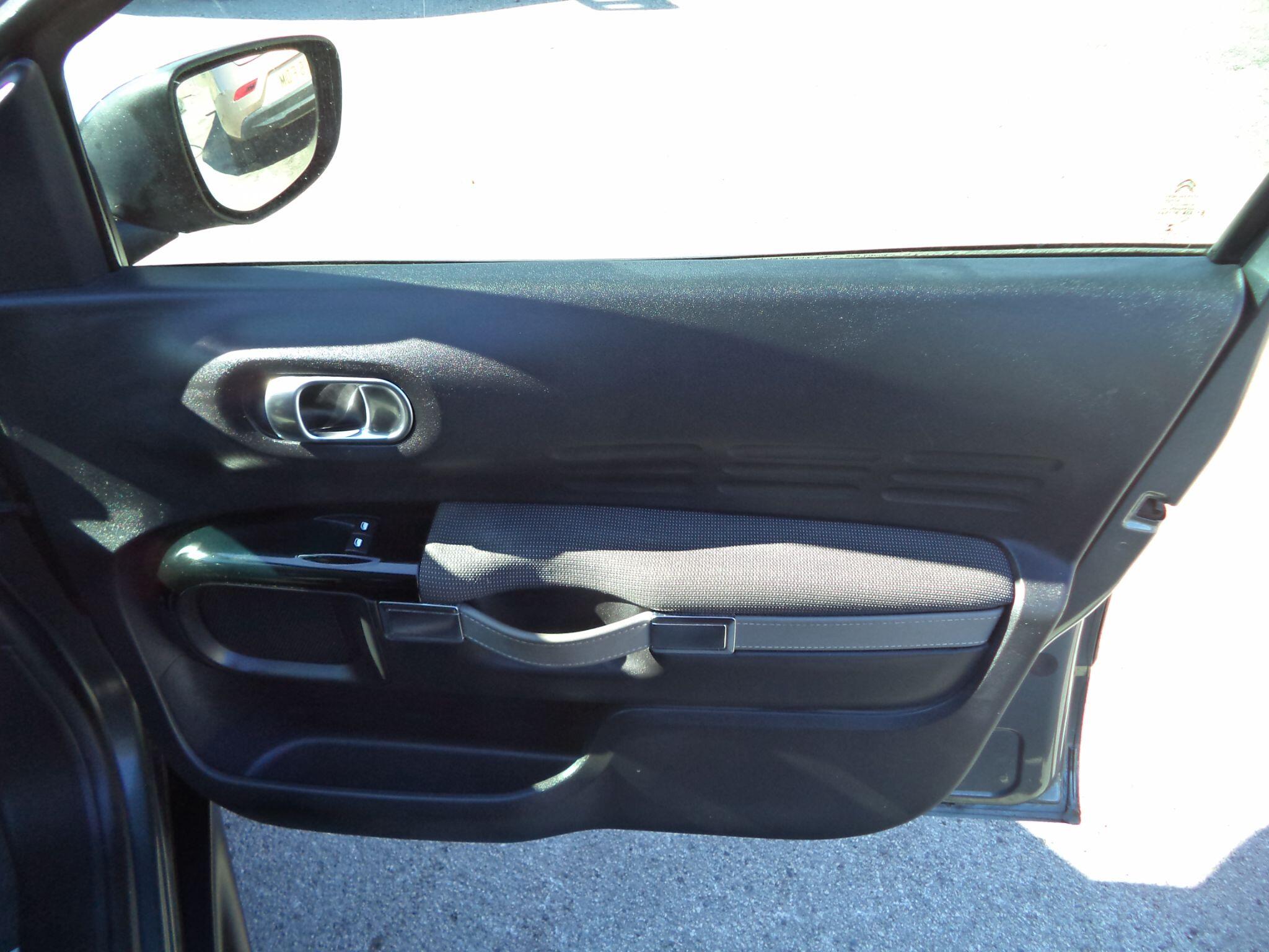 Citroen C4 Cactus view 25