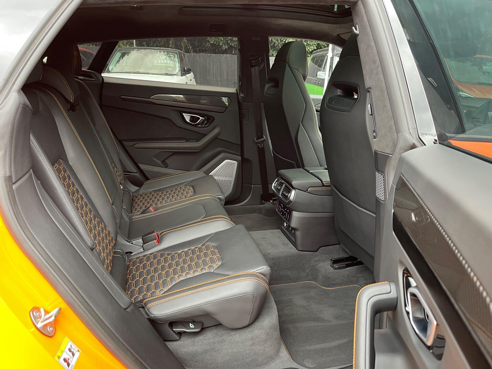 Lamborghini Urus view 37