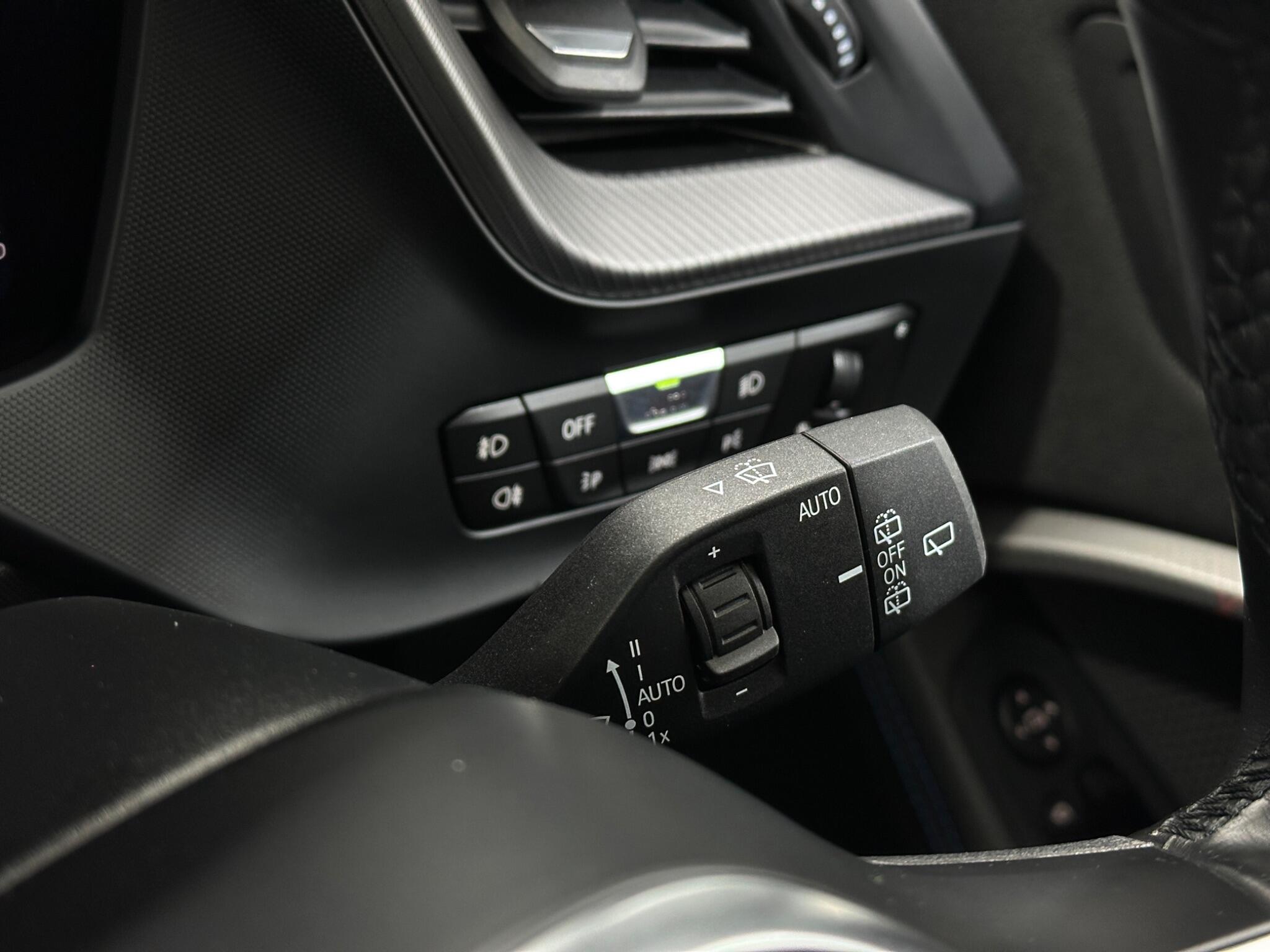 BMW 1 Series view 16