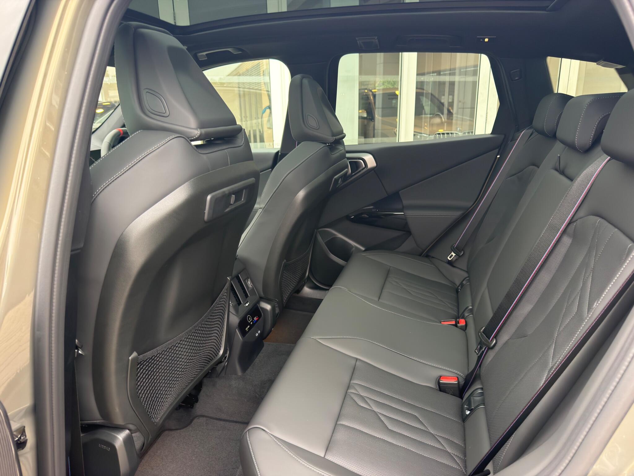 BMW X3 view 10