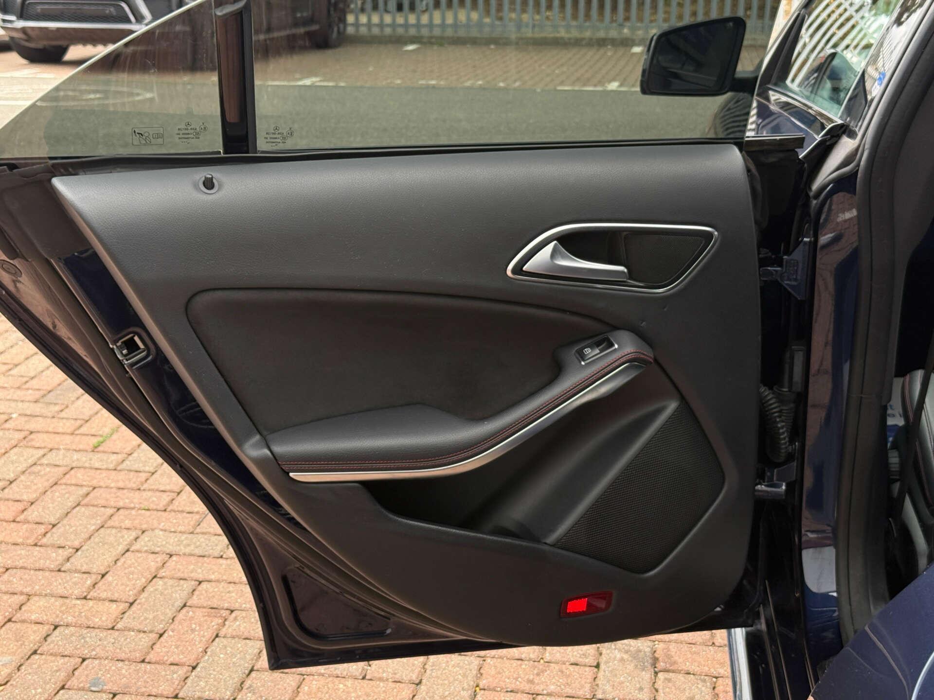 Mercedes-Benz Cla view 31
