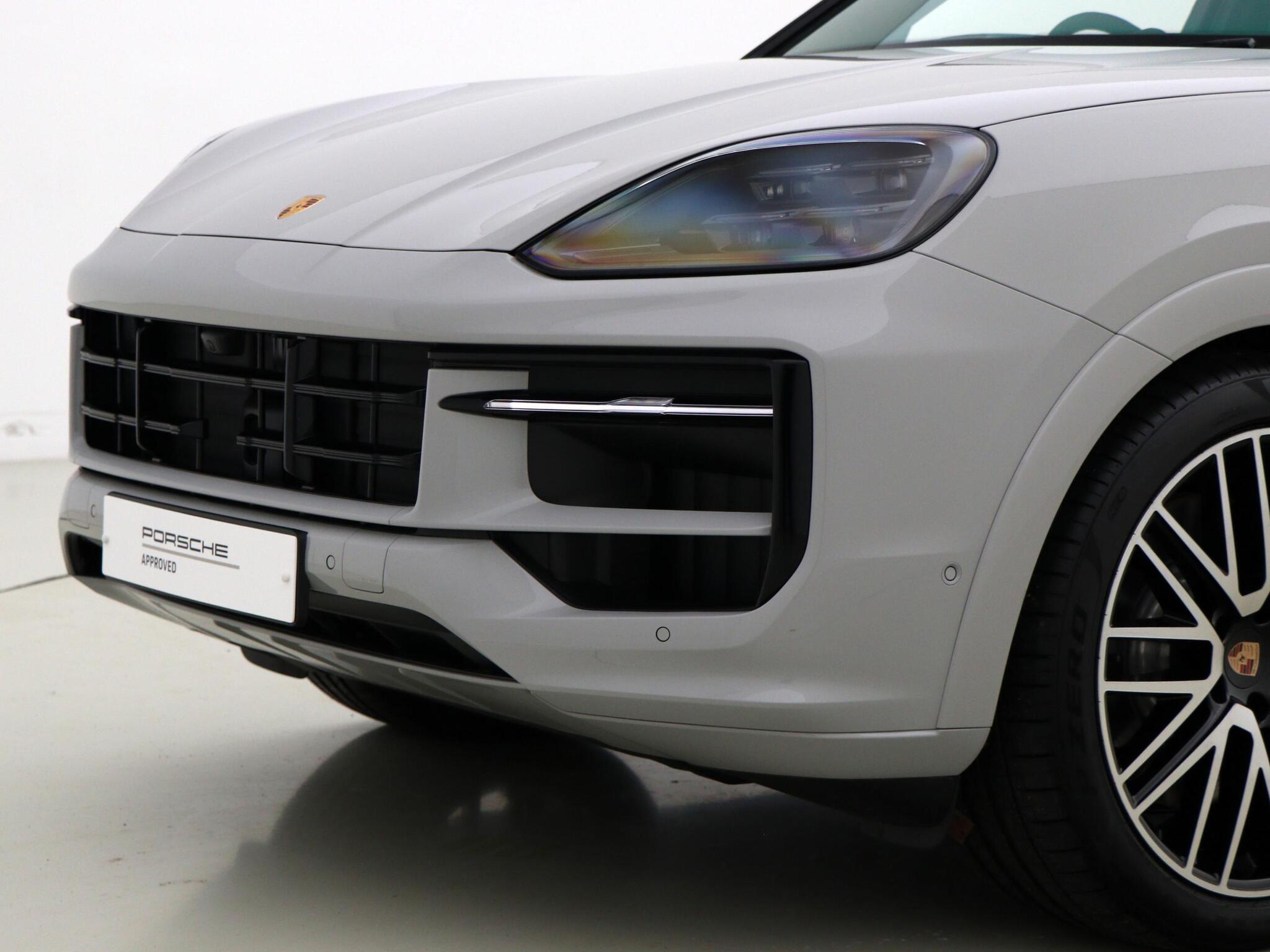 Porsche Cayenne view 48