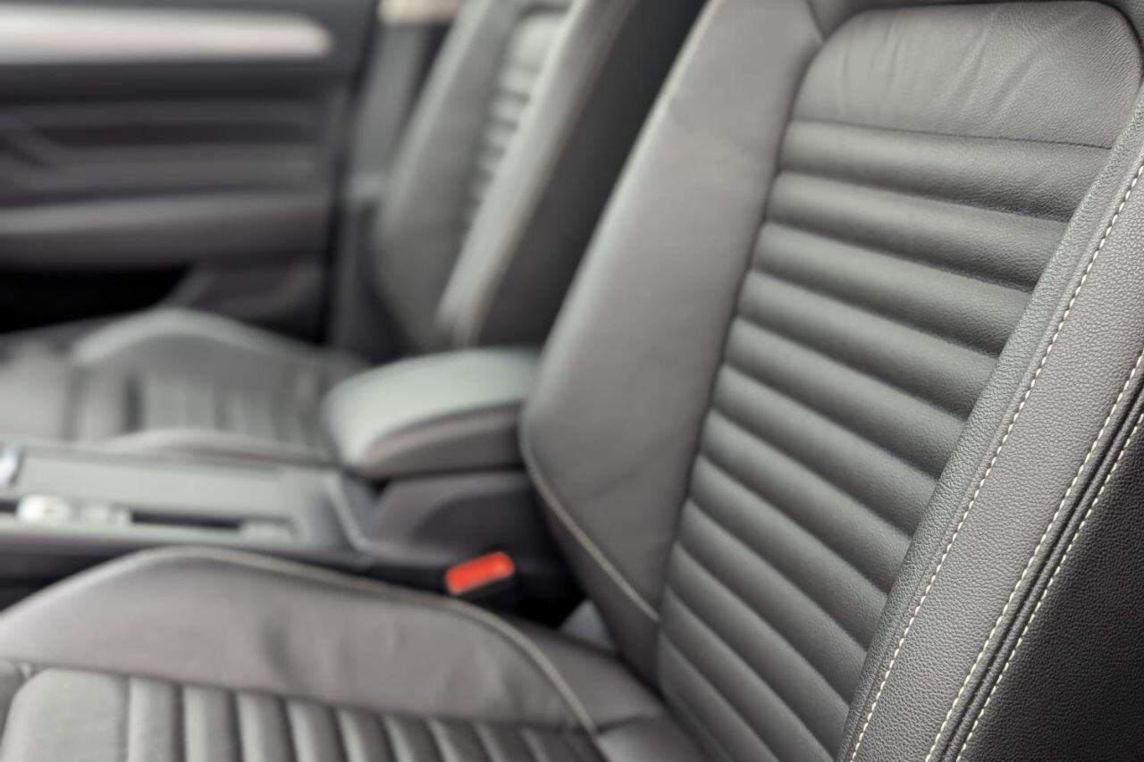 Volkswagen Passat view 28