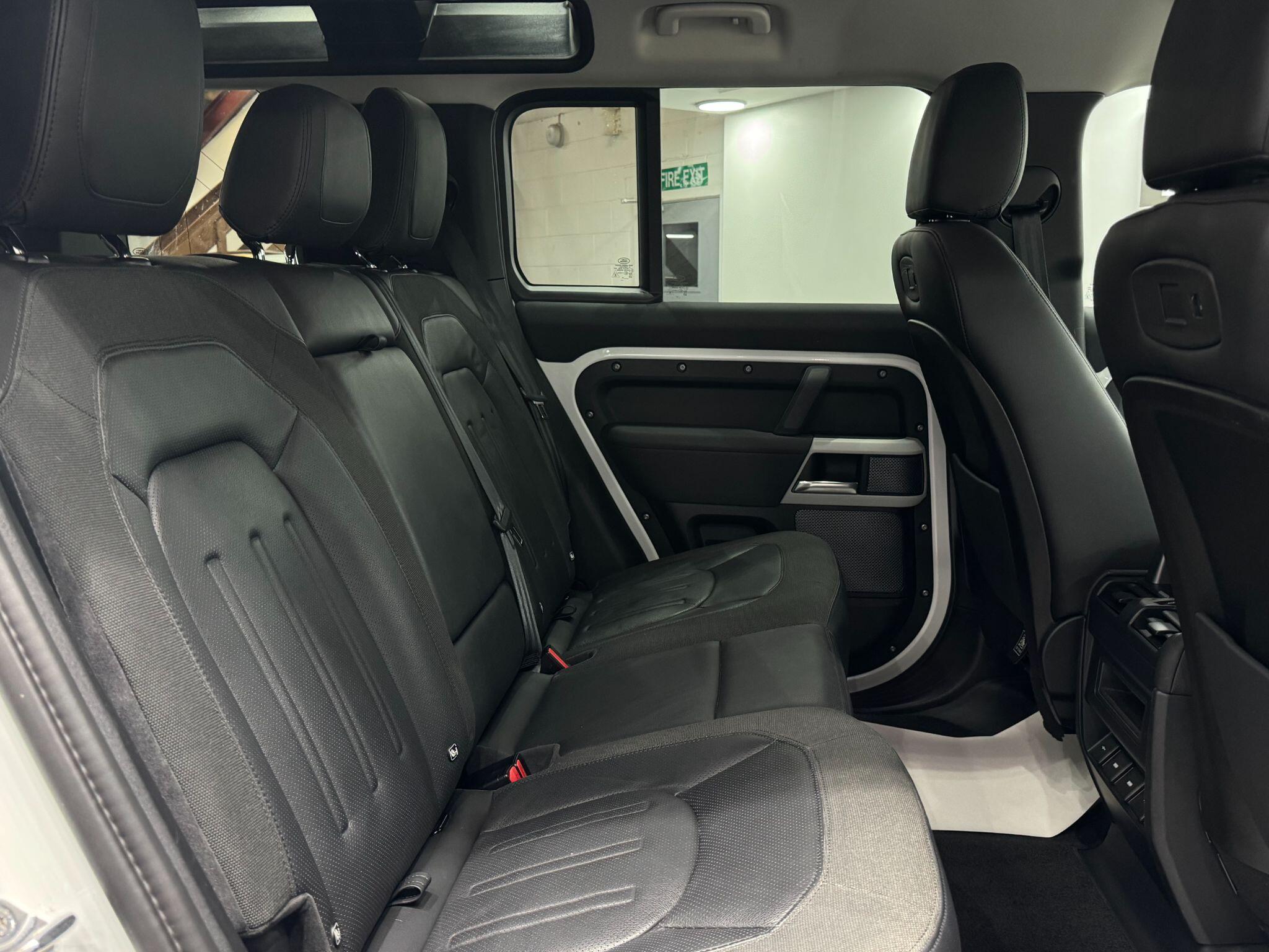 Land Rover Defender view 28