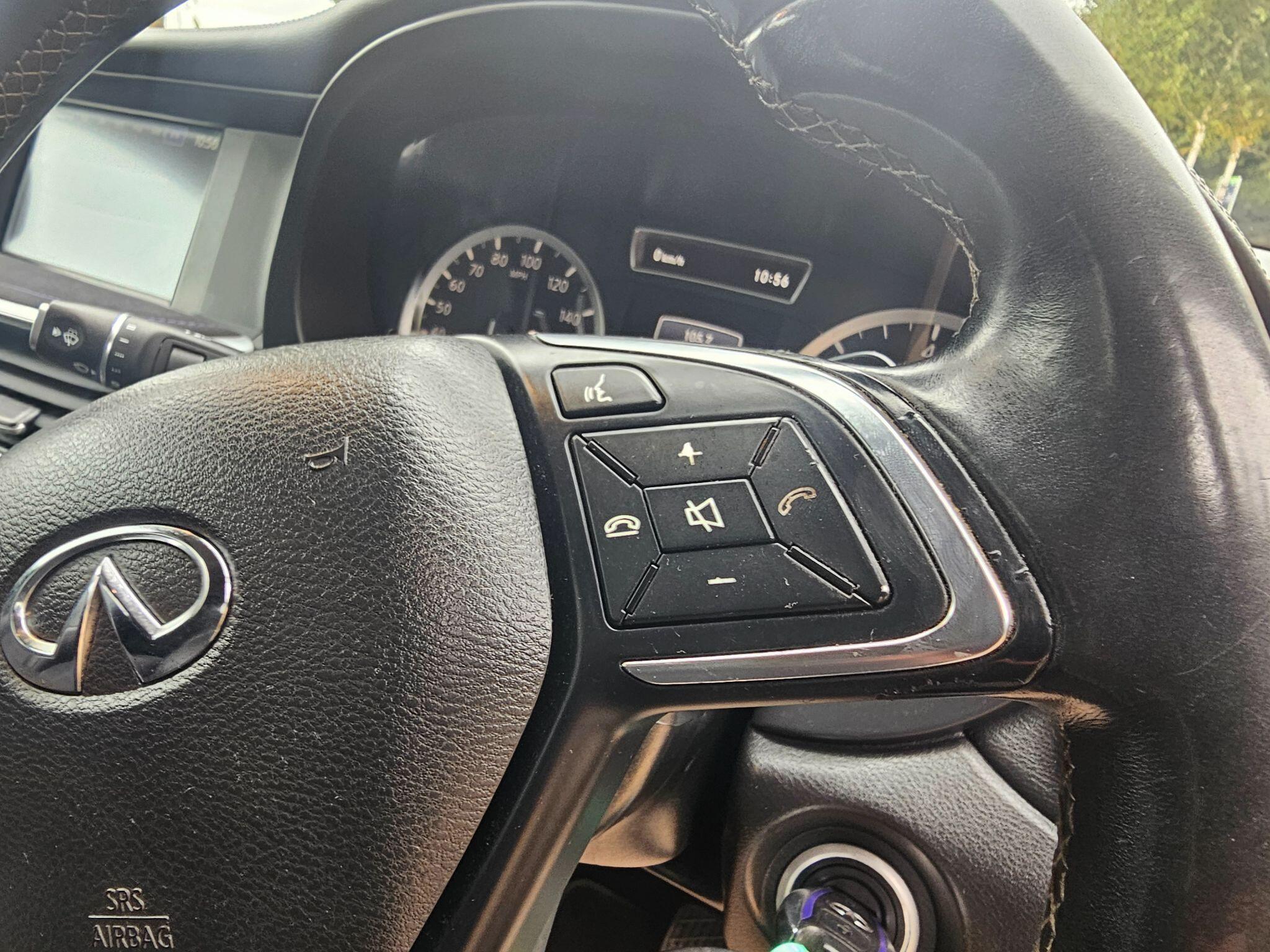 Infiniti Q30 view 29