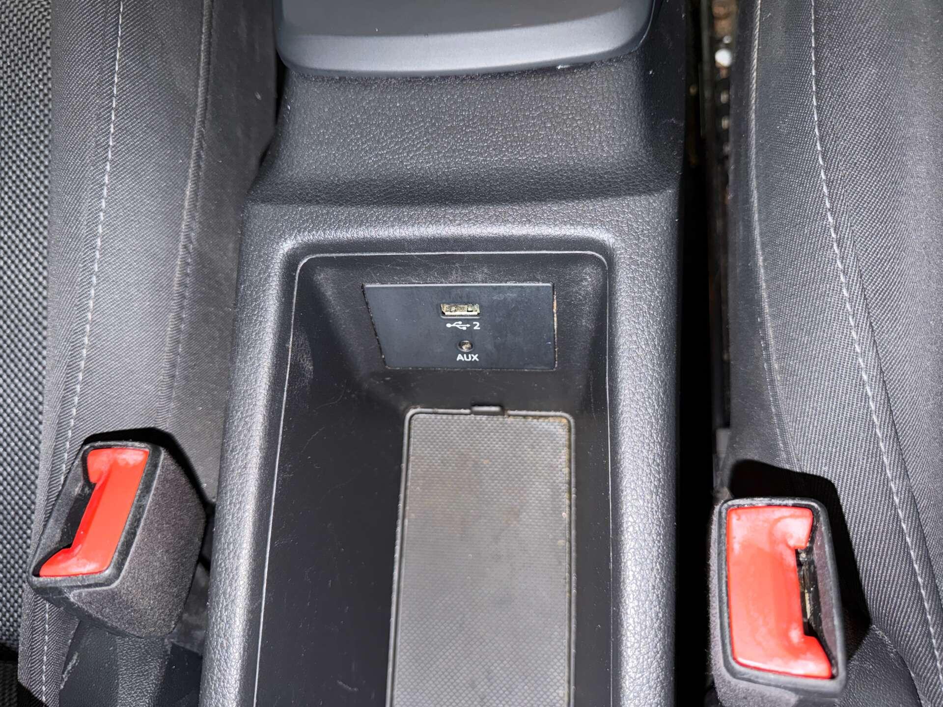 Audi Q2 view 31