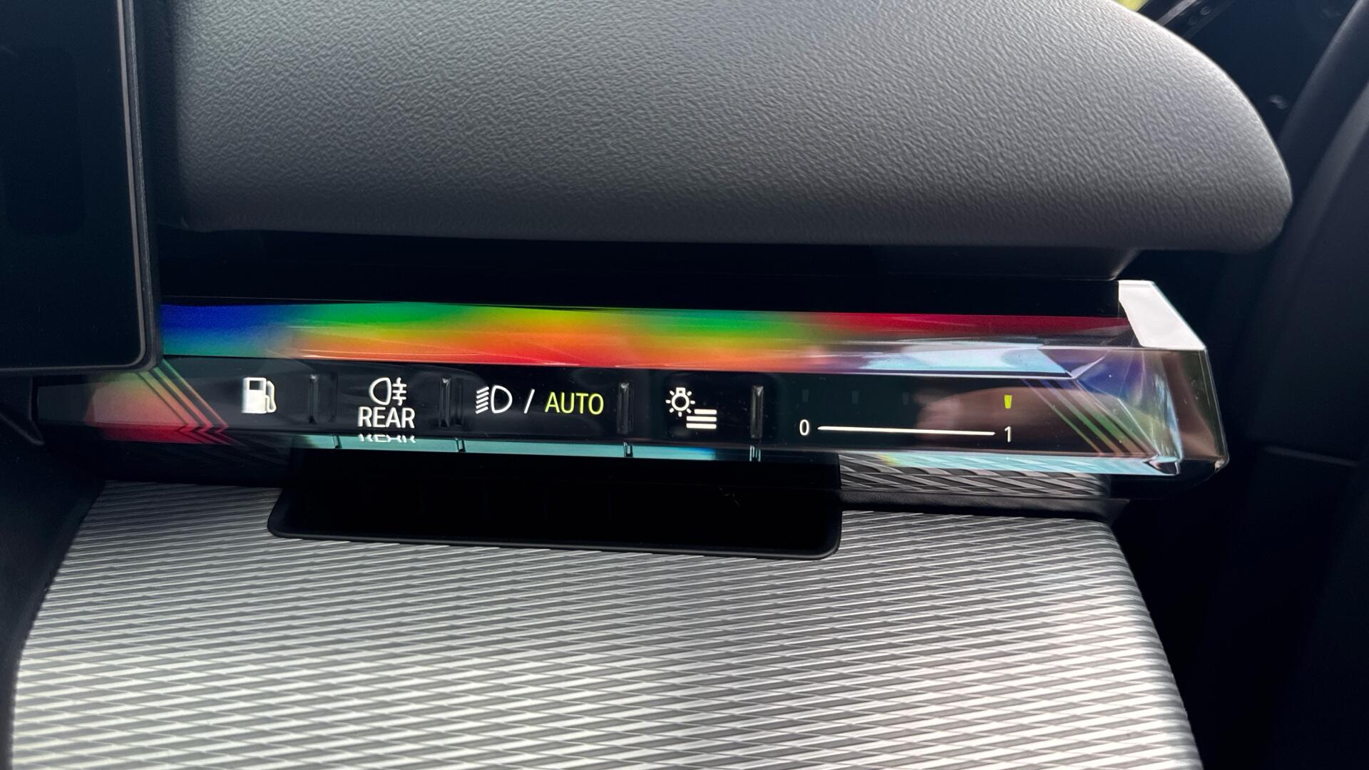 BMW 5 Series view 30