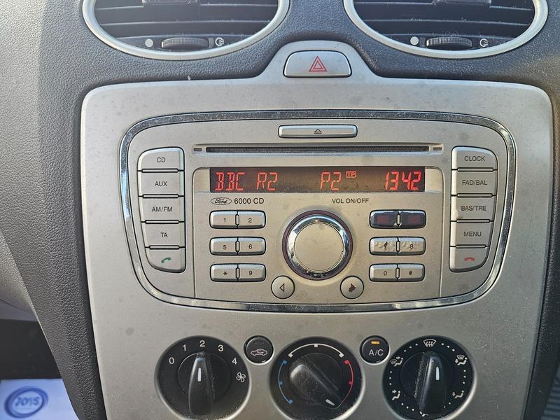 2008 Ford Focus image 15
