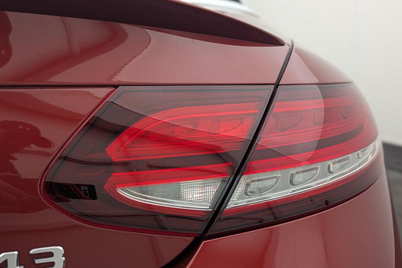 Mercedes-Benz C-Class view 44