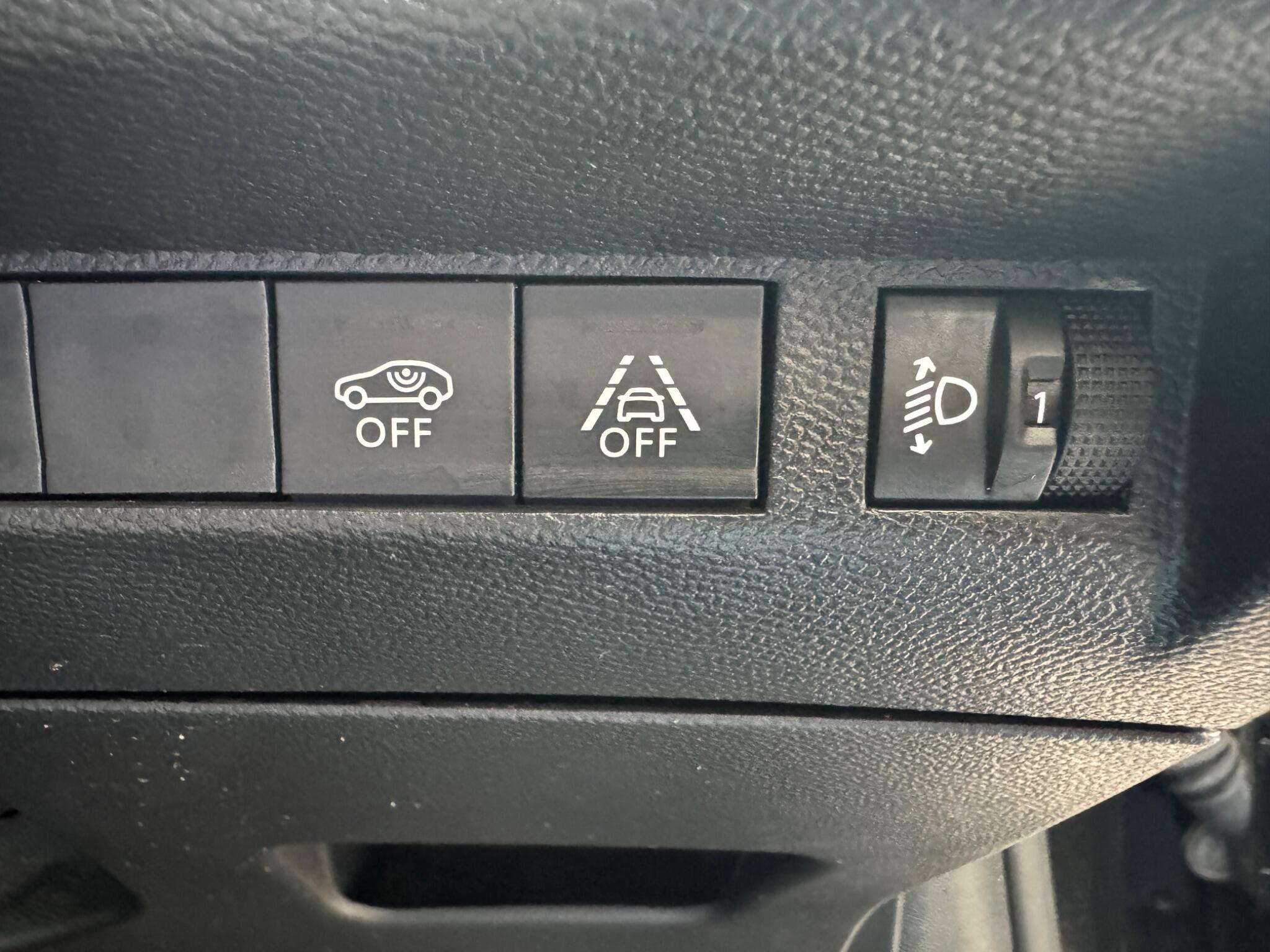 Peugeot E-208 view 23